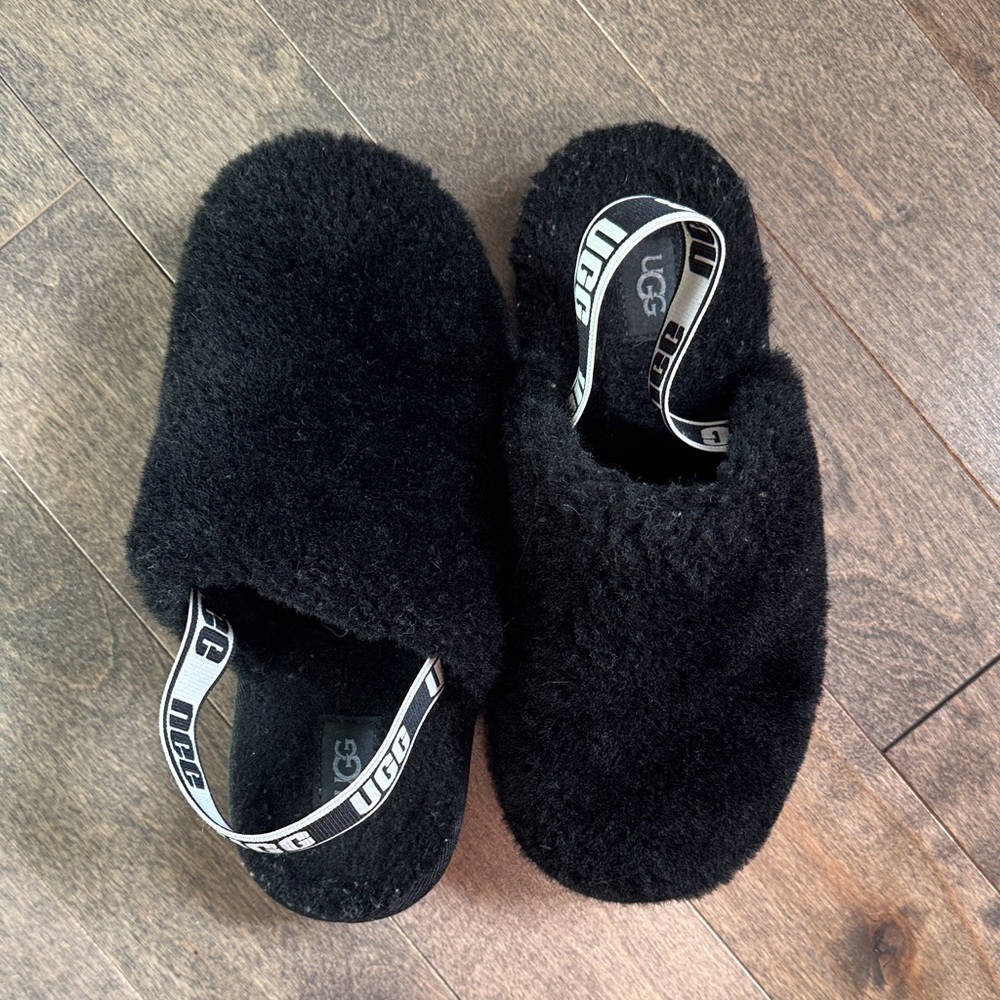 UGG Black Fluffy Slippers with Logo Strap
